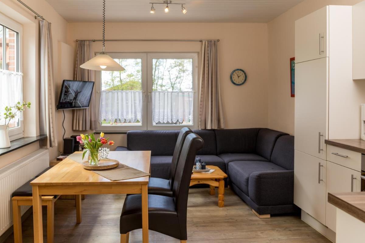 Friesenhof Janssen - Urlaub Auf Dem Bauernhof Apartment Нойхарлингерзийл Екстериор снимка