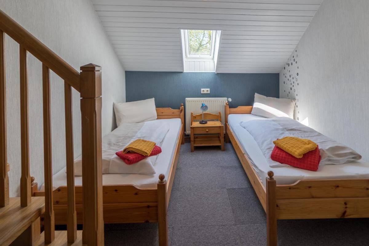 Friesenhof Janssen - Urlaub Auf Dem Bauernhof Apartment Нойхарлингерзийл Екстериор снимка