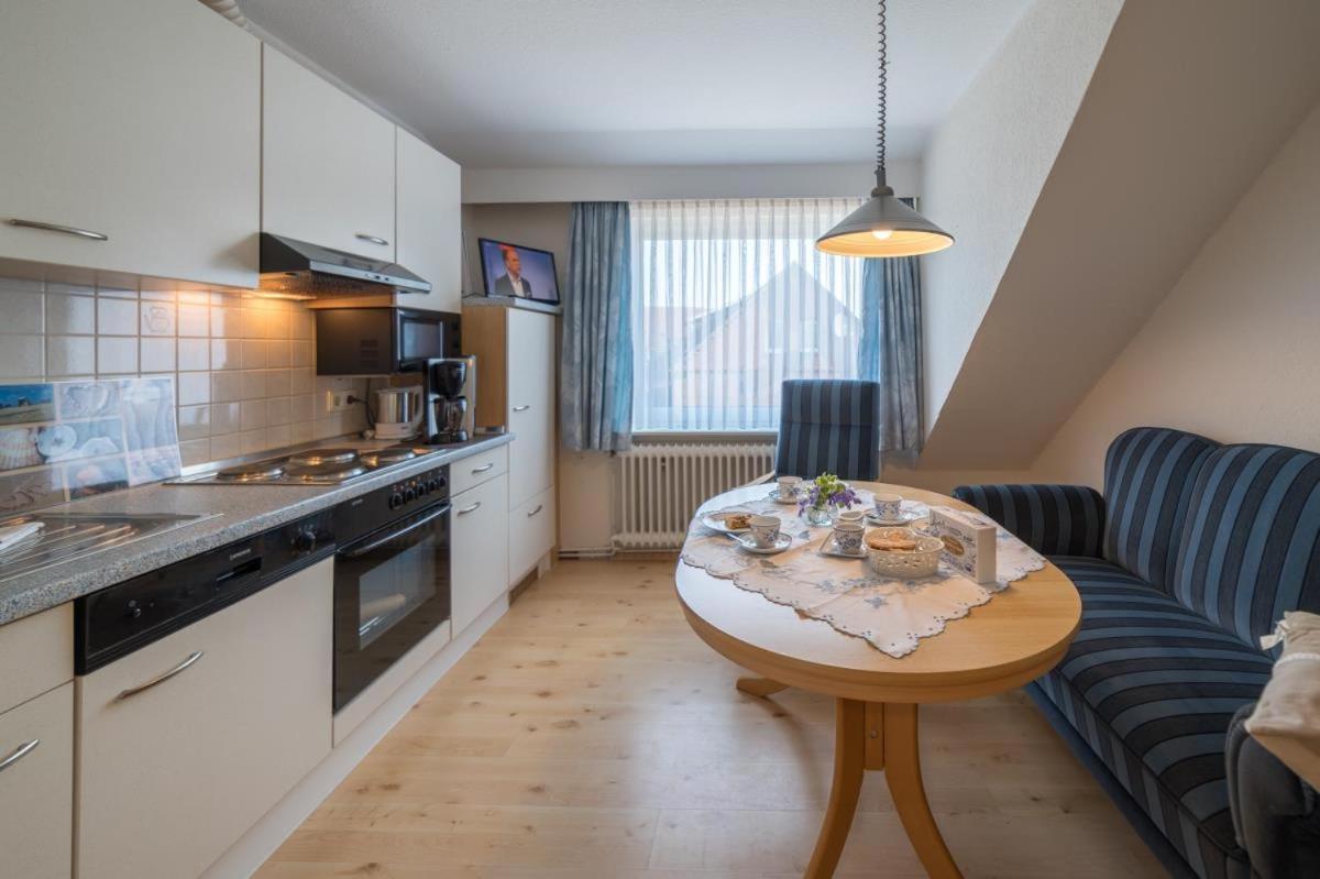 Friesenhof Janssen - Urlaub Auf Dem Bauernhof Apartment Нойхарлингерзийл Екстериор снимка