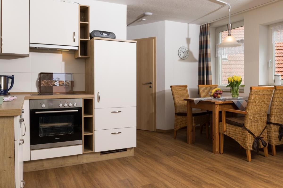 Friesenhof Janssen - Urlaub Auf Dem Bauernhof Apartment Нойхарлингерзийл Екстериор снимка