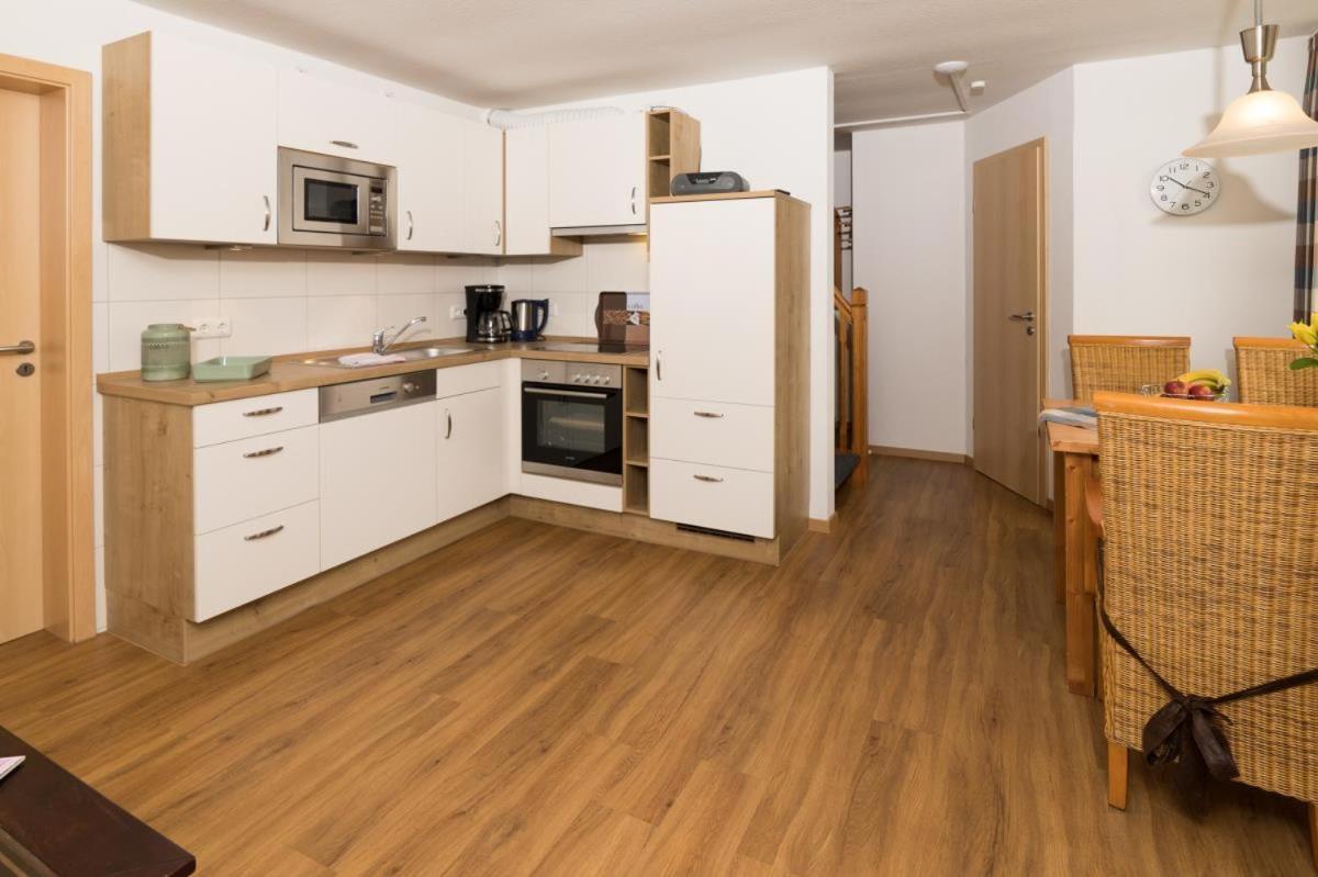 Friesenhof Janssen - Urlaub Auf Dem Bauernhof Apartment Нойхарлингерзийл Екстериор снимка