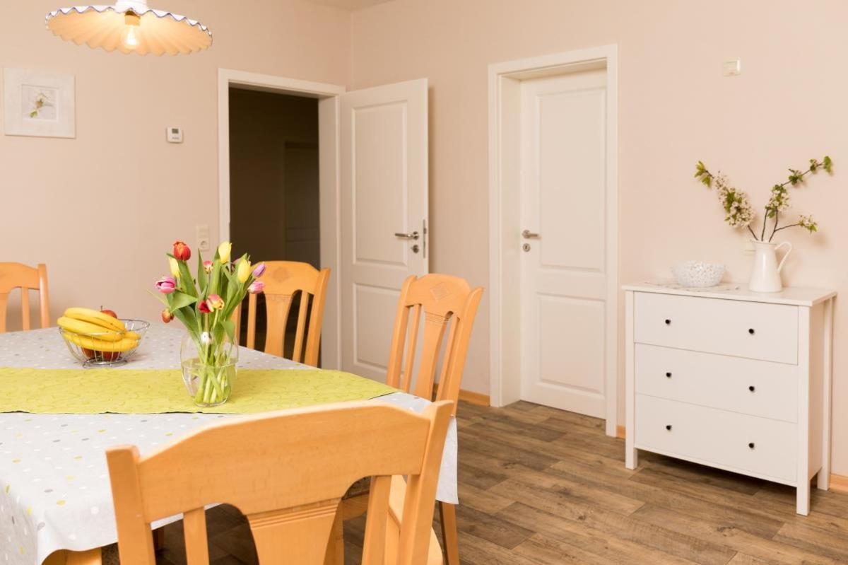 Friesenhof Janssen - Urlaub Auf Dem Bauernhof Apartment Нойхарлингерзийл Екстериор снимка