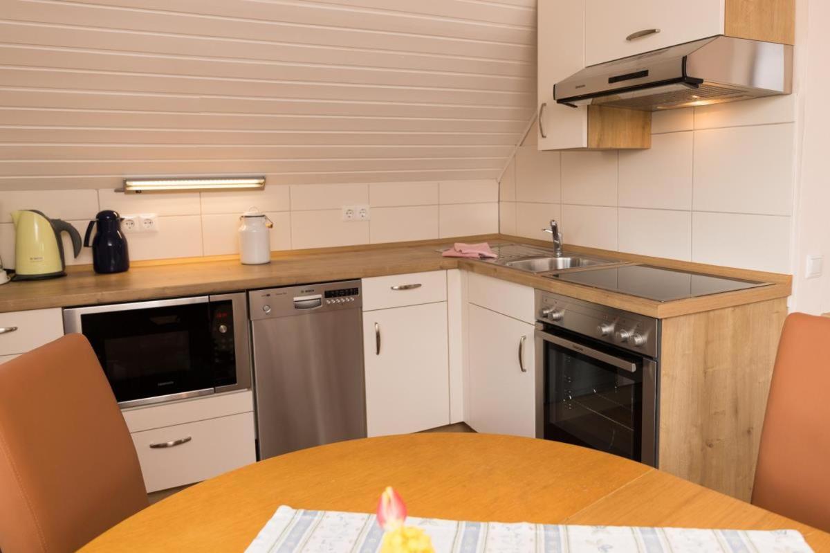 Friesenhof Janssen - Urlaub Auf Dem Bauernhof Apartment Нойхарлингерзийл Екстериор снимка