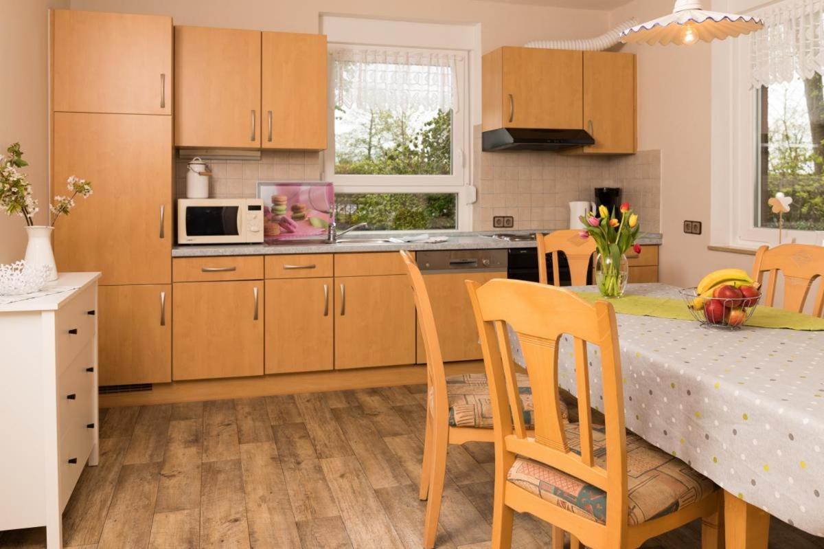 Friesenhof Janssen - Urlaub Auf Dem Bauernhof Apartment Нойхарлингерзийл Екстериор снимка
