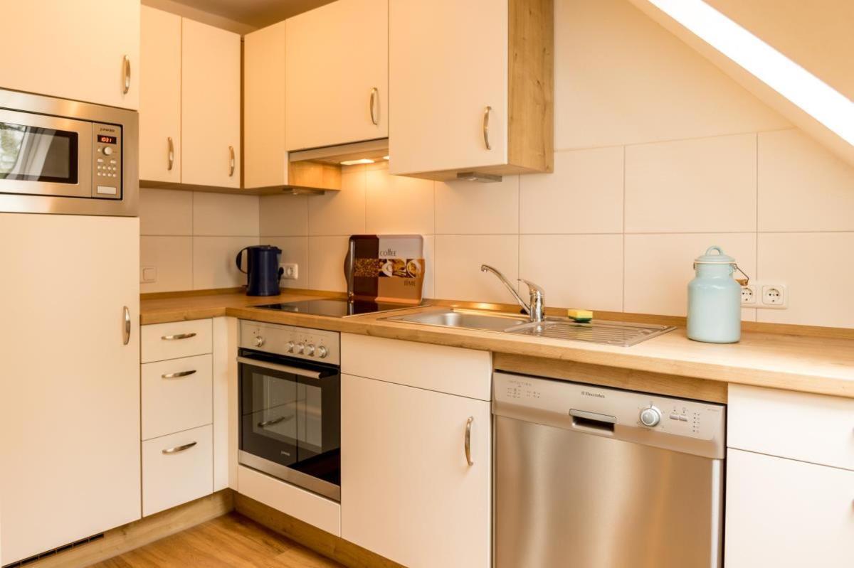 Friesenhof Janssen - Urlaub Auf Dem Bauernhof Apartment Нойхарлингерзийл Екстериор снимка