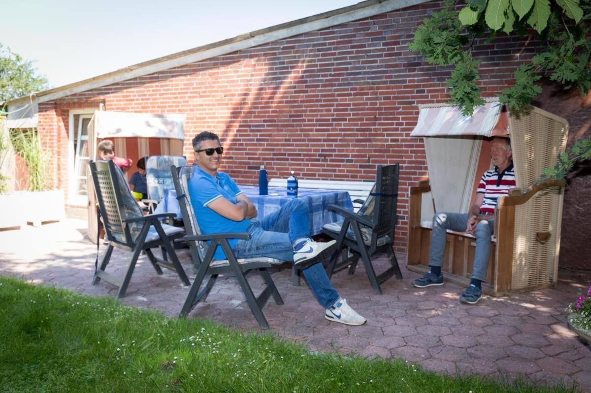 Friesenhof Janssen - Urlaub Auf Dem Bauernhof Apartment Нойхарлингерзийл Екстериор снимка
