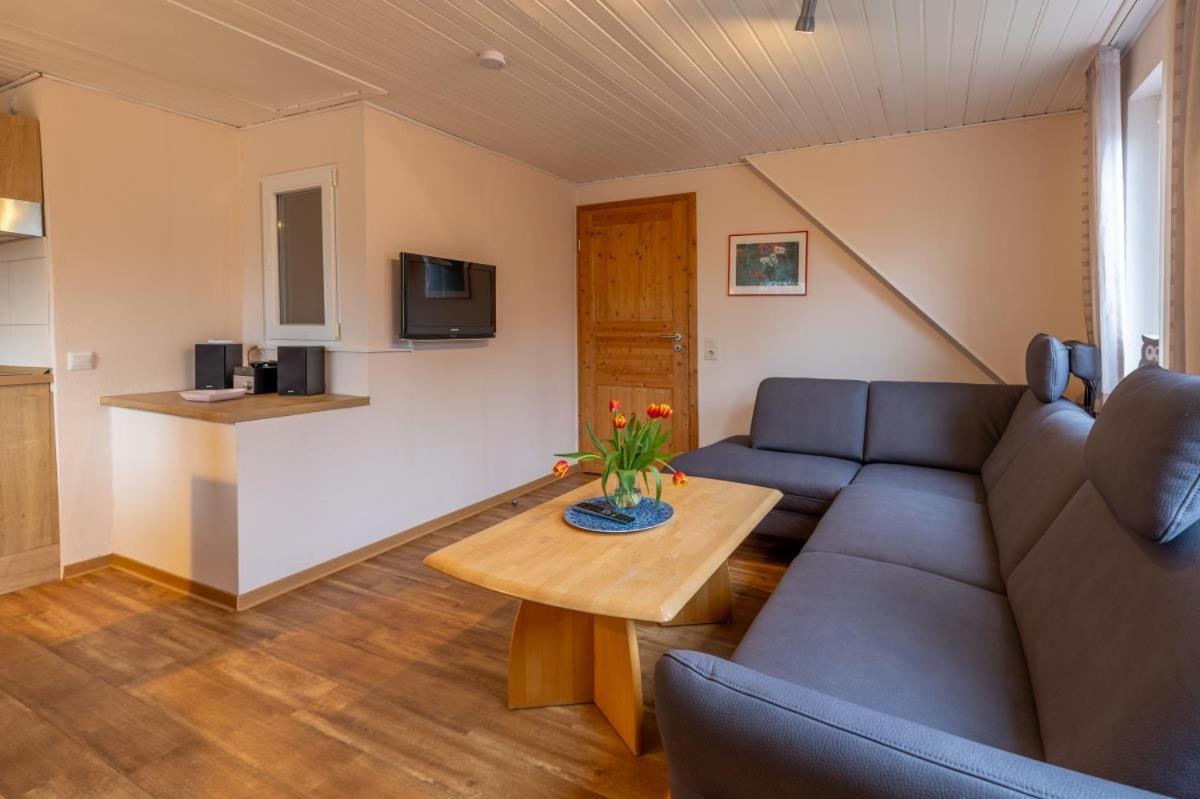 Friesenhof Janssen - Urlaub Auf Dem Bauernhof Apartment Нойхарлингерзийл Екстериор снимка